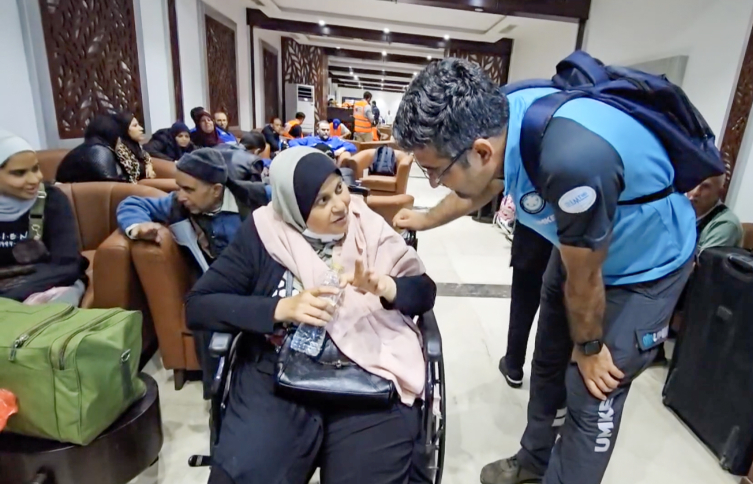 Gazzeli kanser hastaları Türkiye'ye getiriliyor