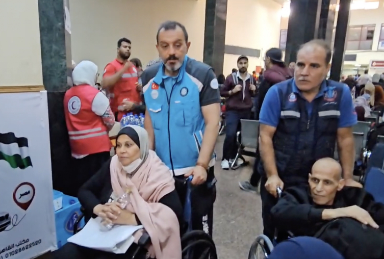 Gazzeli kanser hastaları Türkiye'ye getiriliyor