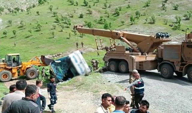 Son Dakika: Şırnak'ta trafik kazası! 2 askerimiz şehit oldu, 4 askerimiz yaralandı